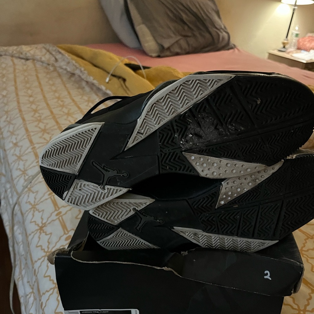 Air Jordan - Picture 2 of 3